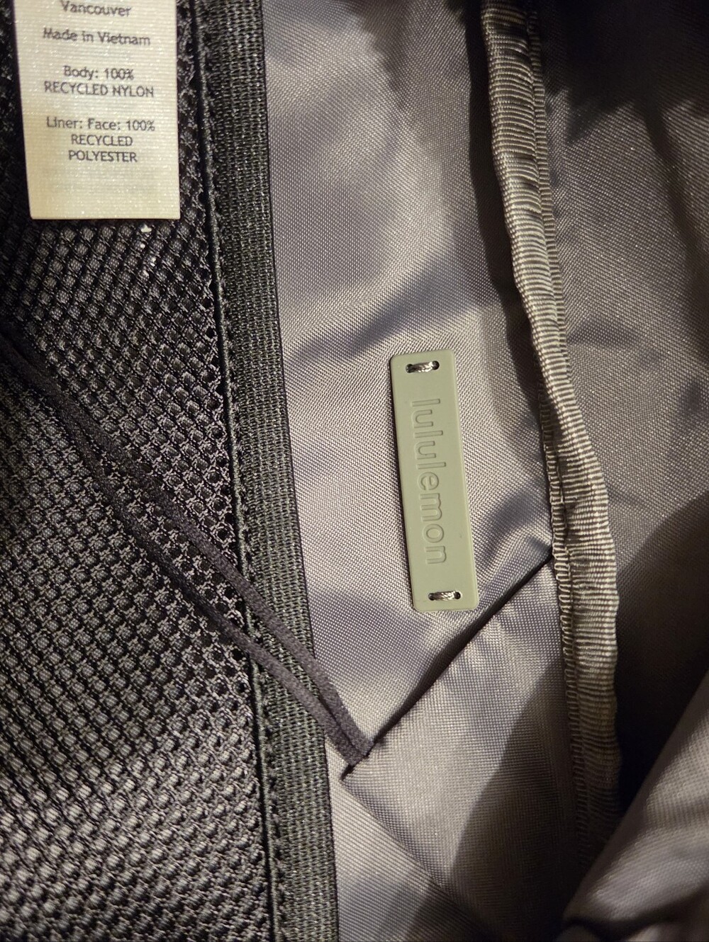 Lululemon Clean Lines Belt Bag 2L grey sage NWT - Picture 5 of 5